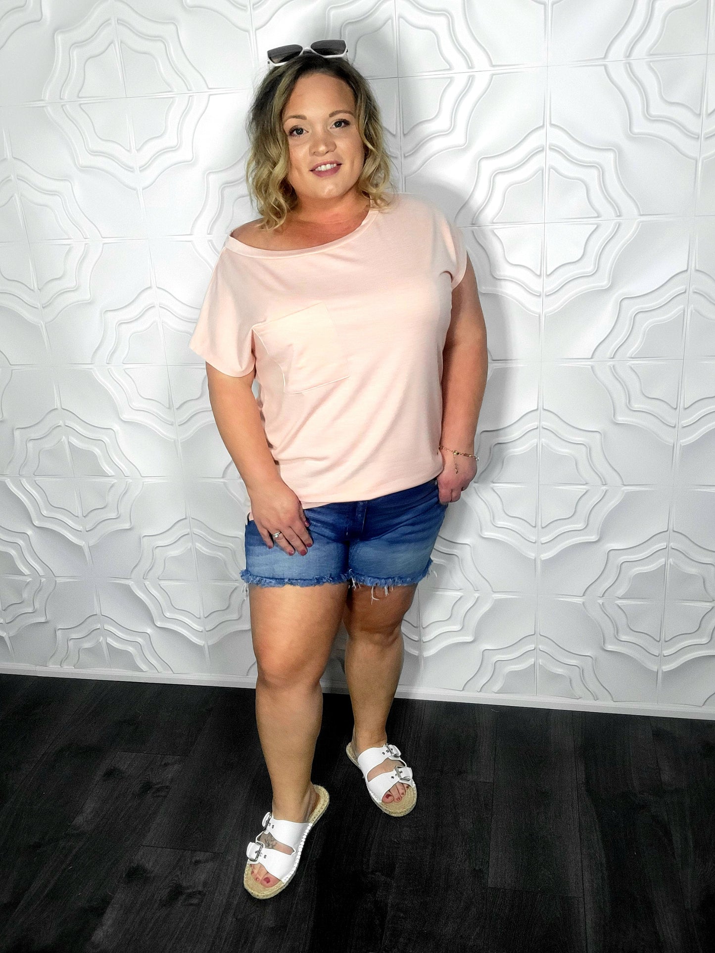 Hypnotic Knit Pocket Tee in Pink